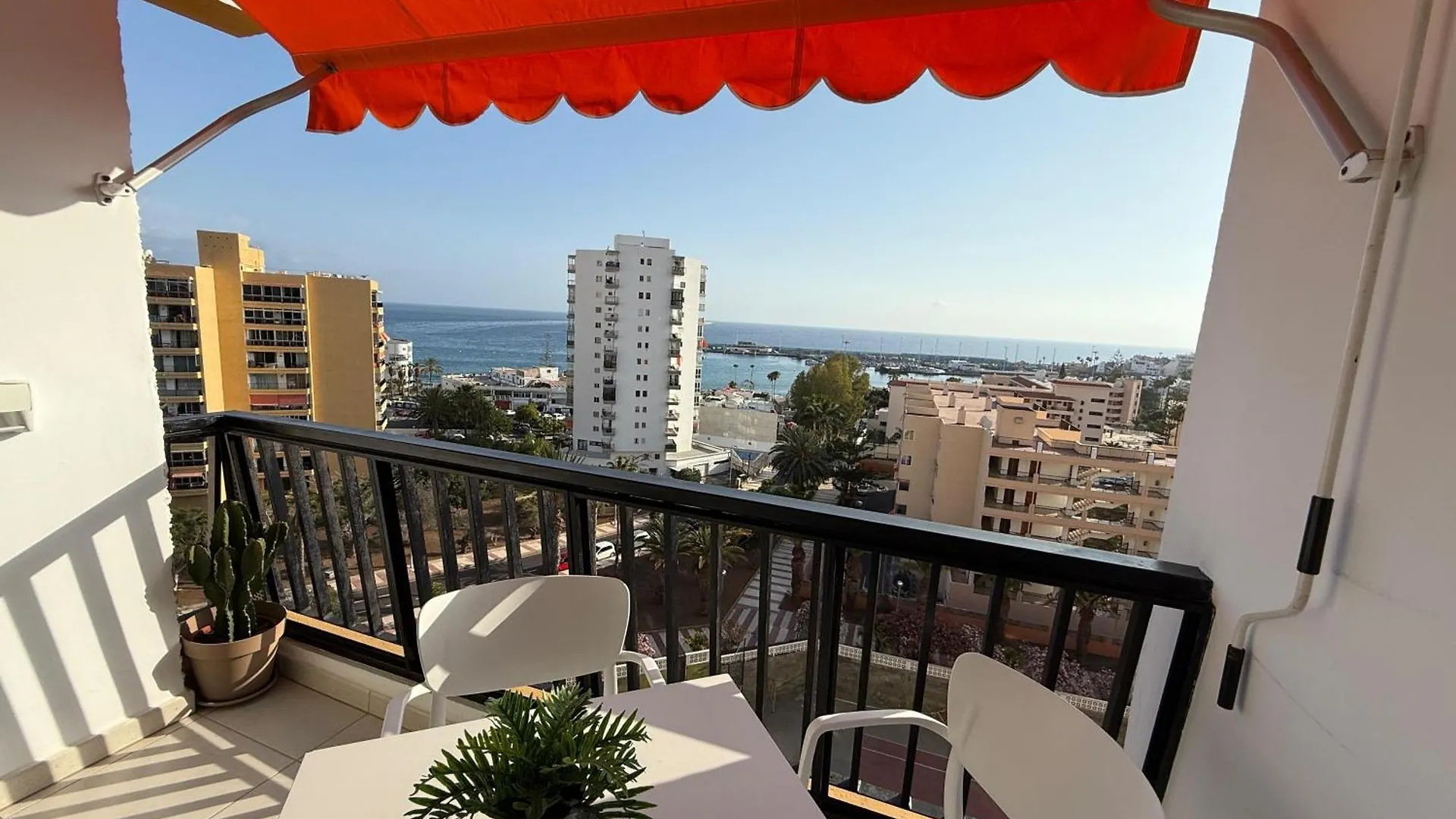 Kontakte von Achacay Sunset Apartment
